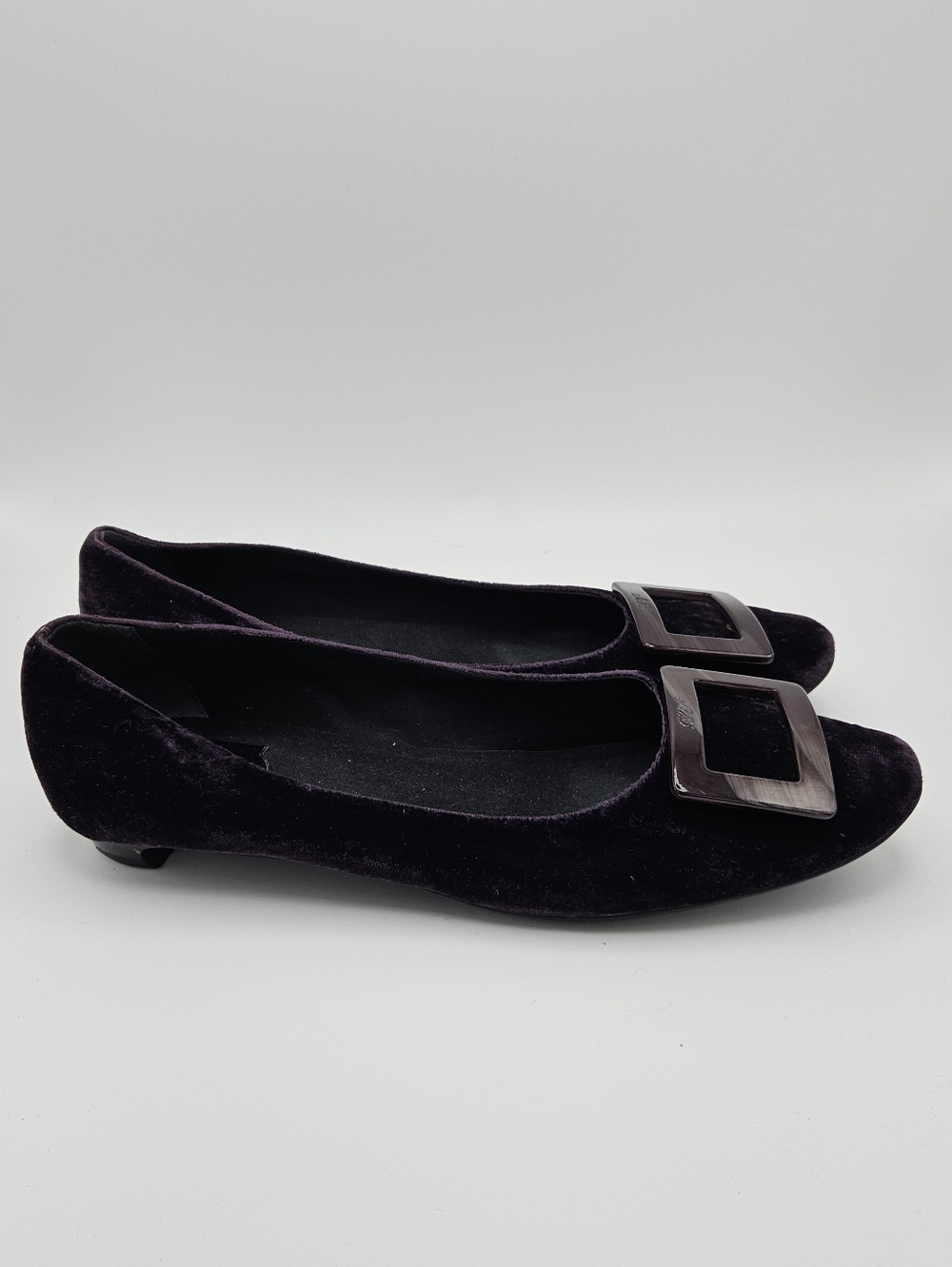 Roger Vivier Belle Vivier Ballerinas purple velvet estimated size 9.5 to 10